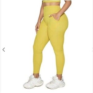 Ilus Label Confidence Leggings in Honey Mustard XL